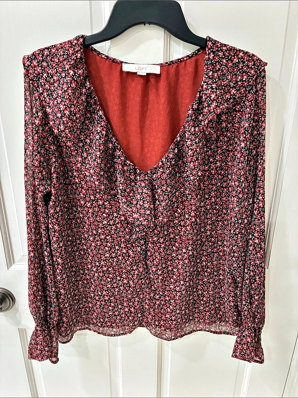 LOFT Floral Long Sleeve Blouse in Black & Red Size Medium